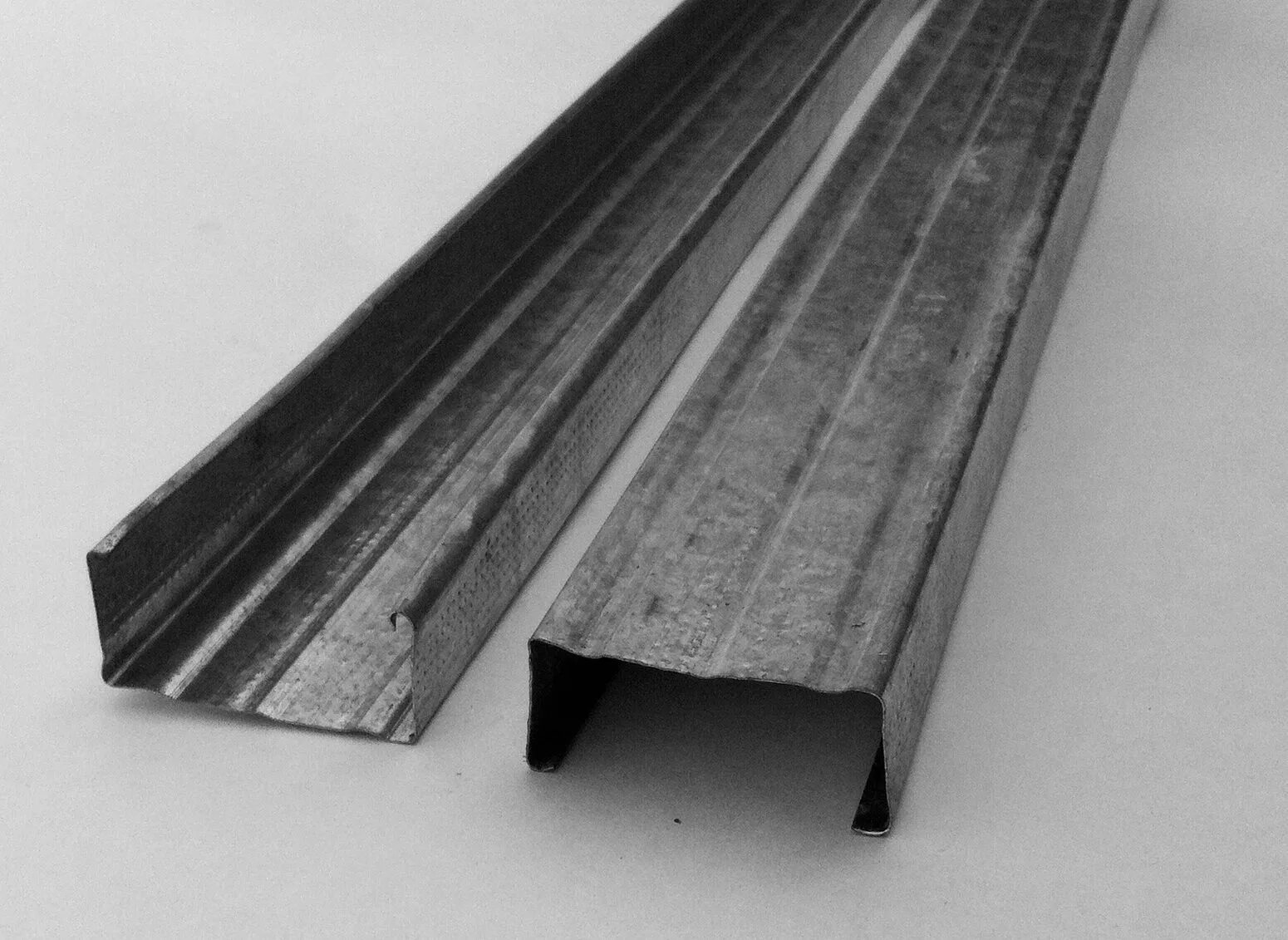 шляпный профиль кпш-50х20. профиль стоечный пс 50х50 3м. профиль оцинкованный 60х27х0,5мм. уголок 20,0х20,0х1,0х6000 aisi 304 мат. оцинкованные профил 30х60.