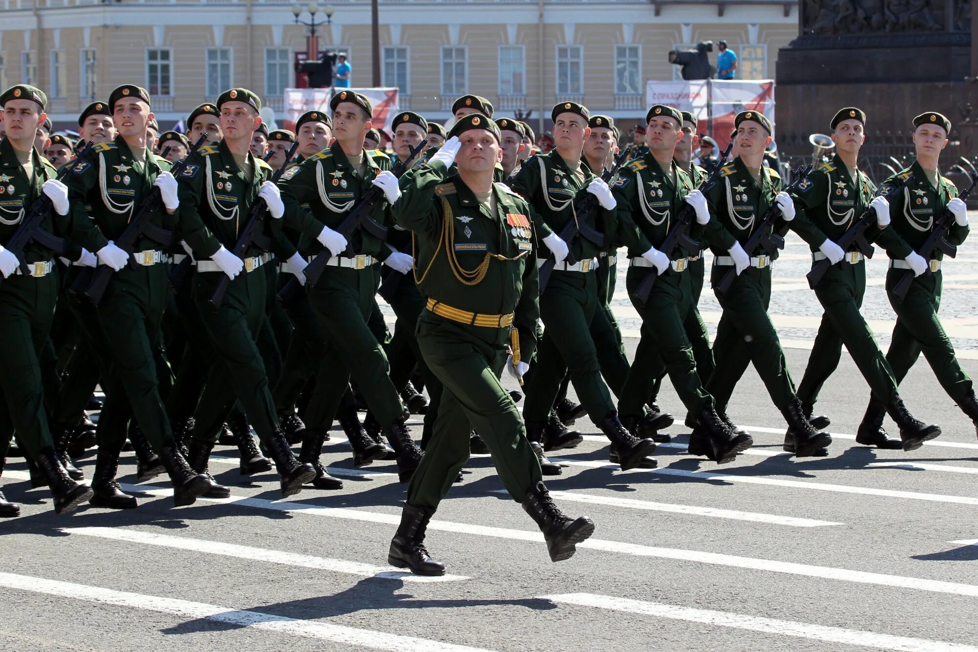 Военная Академия связи на параде. Связист войска парад. Инженерные войска на параде Победы 2021. 45 Оибр на параде. Видео парад 9