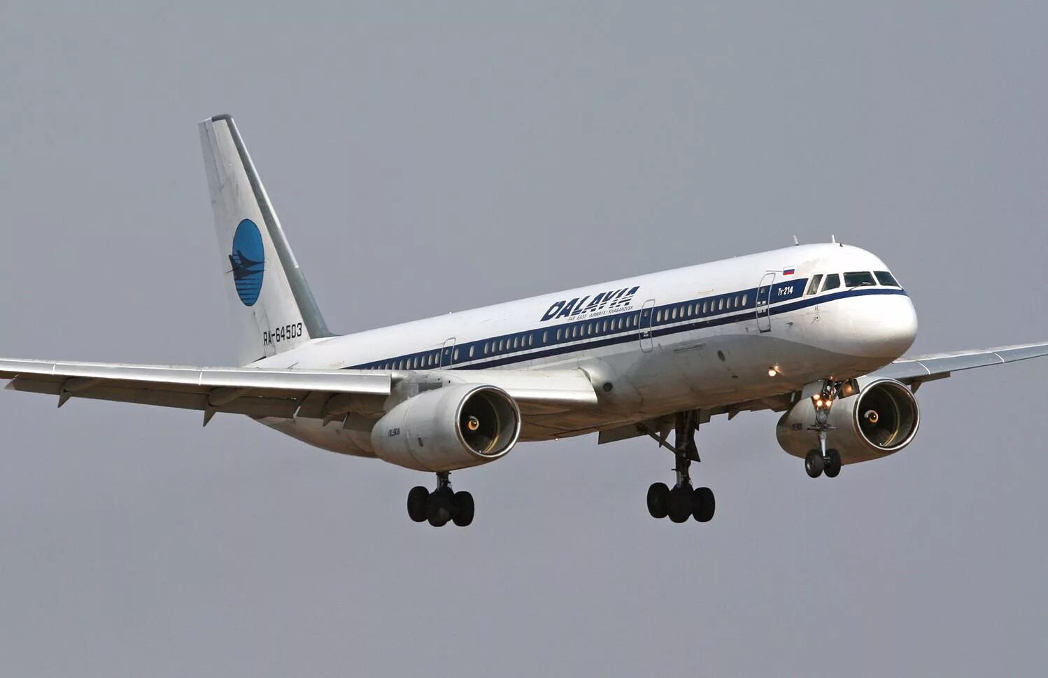 ту-214 аэрофлот. ту 214 пассажирский самолет. ту-214 аэрофлот. ту 214 пассажирский самолет. ту214 трап.