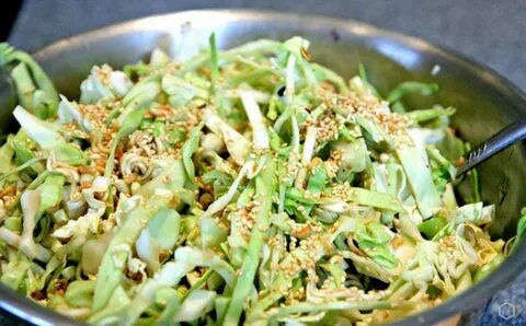 Салат капуста с кунжутом