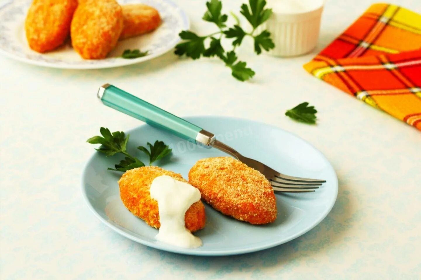 Котлеты морковные классические. Морковные котлеты. морковные котлеты в духовке. морковные котлеты с гарниром. биточки с морковью.