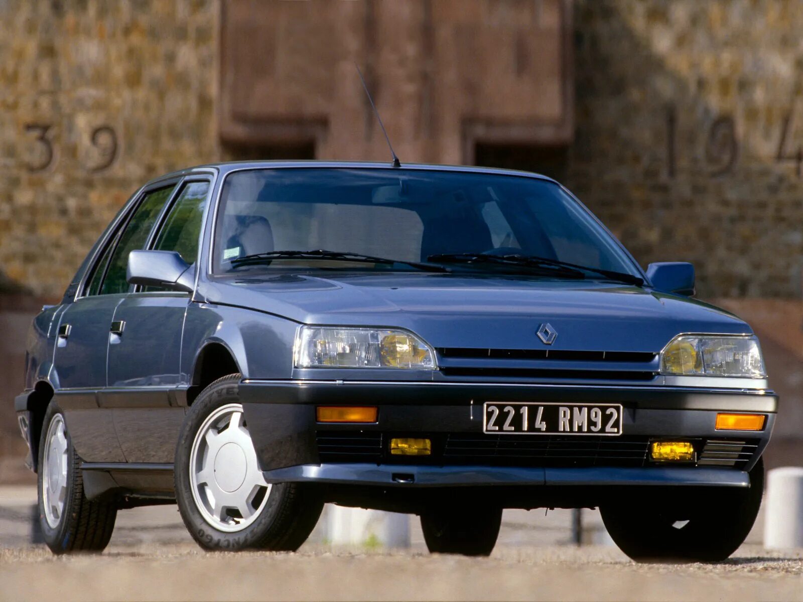 Renault 2.5. Renault 25. Renault 25 1992. Renault 25 v6. Renault 25 1984.