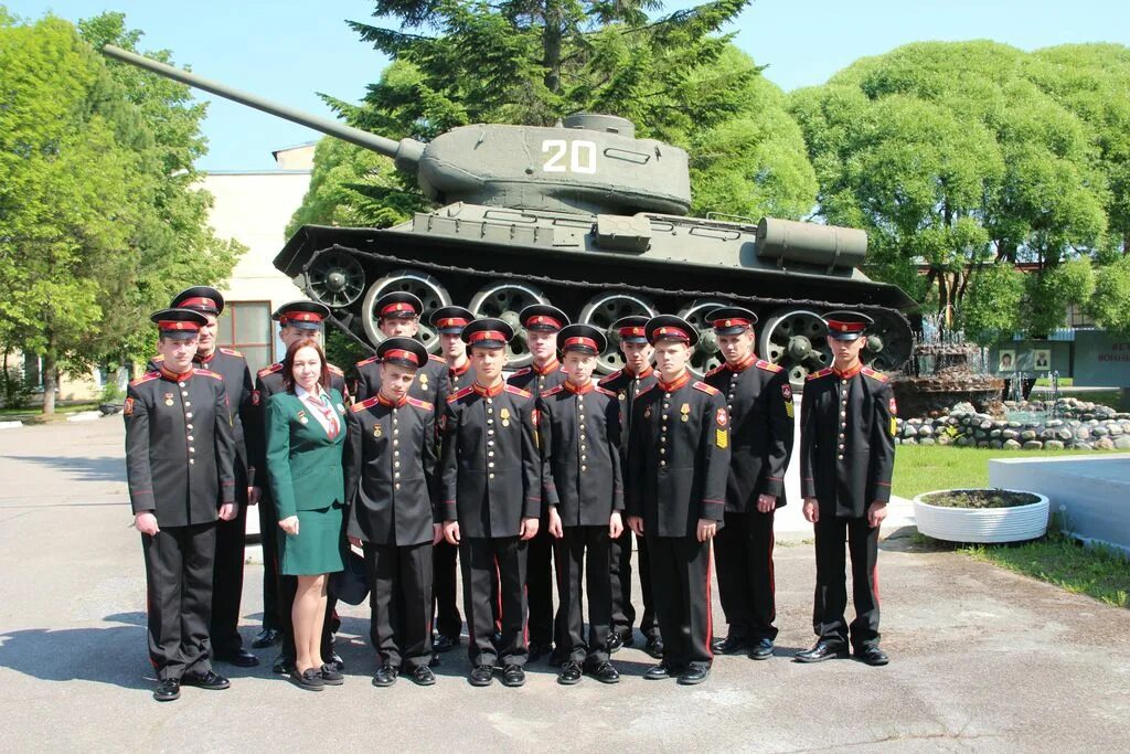 61 бронетанковый ремонтный. 61 Бронетанковый завод в Стрельне. 61 БТРЗ Стрельна. АО 61 бронетанковый ремонтный завод. Танковый ремонтный завод в Стрельне.