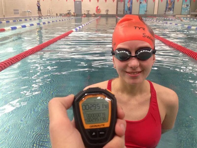 Всероссийская федерация плавания. Соревнования по плаванию мастерс женщины. Гто бассейн 50 метров. Плавание 25 метров девочки. Разряды плавание женщины 50 м.