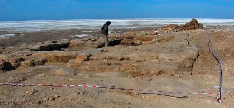 Арал-асар городище. Раскопки на море. Яковенково кыз аул раскопки. Некрополь кыз аул в крыму. Яковенково археологическая экспедиция.
