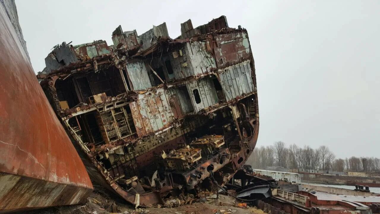 Кладбище заброшенных кораблей балтийск. Кладбище заброшенных кораблей балтийск. Кладбище кораблей калининград. Кладбище военных кораблей балтийск. Кладбище кораблей балтийск.