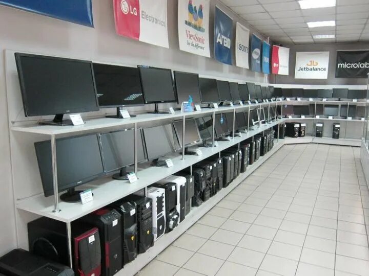 Интернет магазин техники нижнем новгороде. Компьютерный магазин. Магазин компьютеров. Компьютерный салон. Компьютерный салон фото.