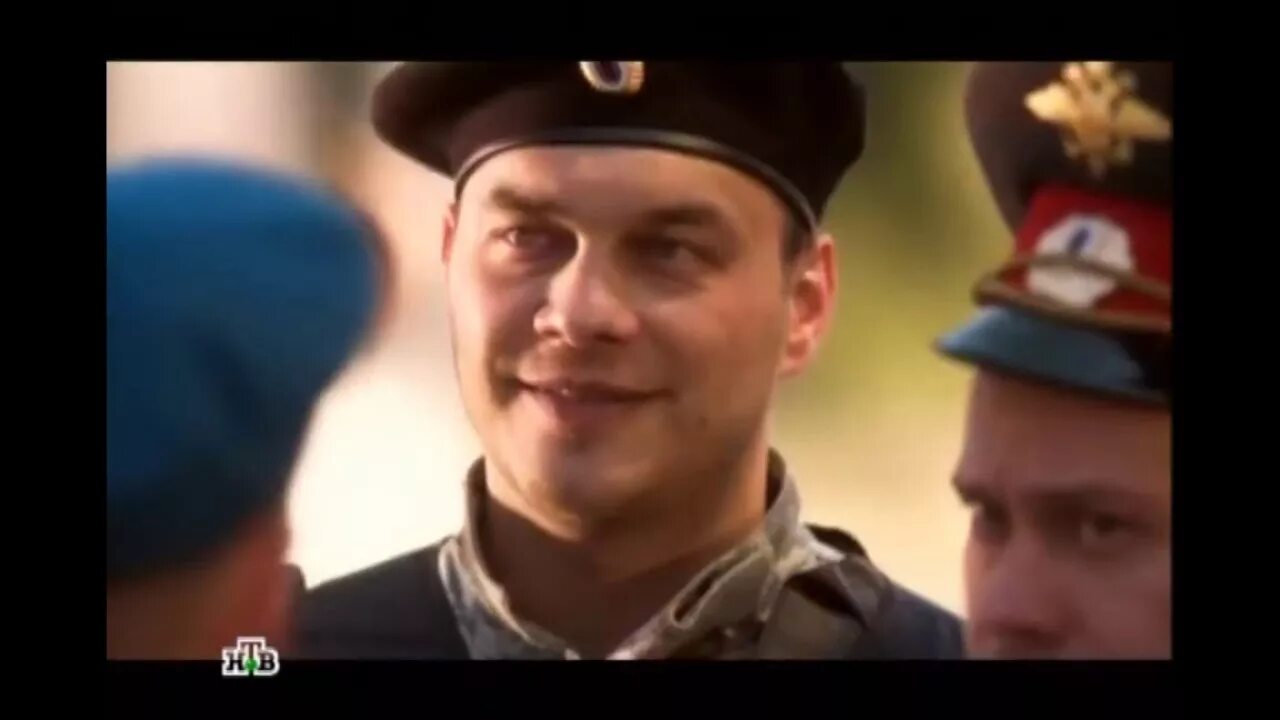 Вдвшник против омоновца. Вдв против росгвардии. Вдв и росгвардия в парке горького. Вдв против росгвардии парк горького. Вдвшник против омоновца.