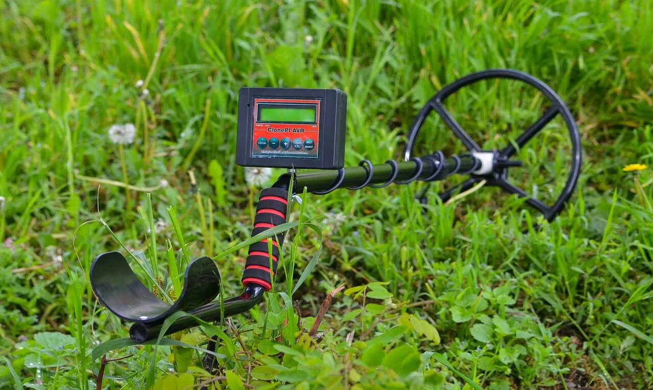 пищит ли под на металлоискателе