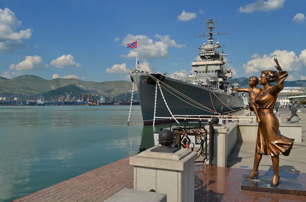 Черное море Новороссийск. Море Новороссийск Novorossiysk достопримечательности. Море черное Новороссийск город. Новороссийск достопримечательности черное море. Новороссийск novorossiysk море