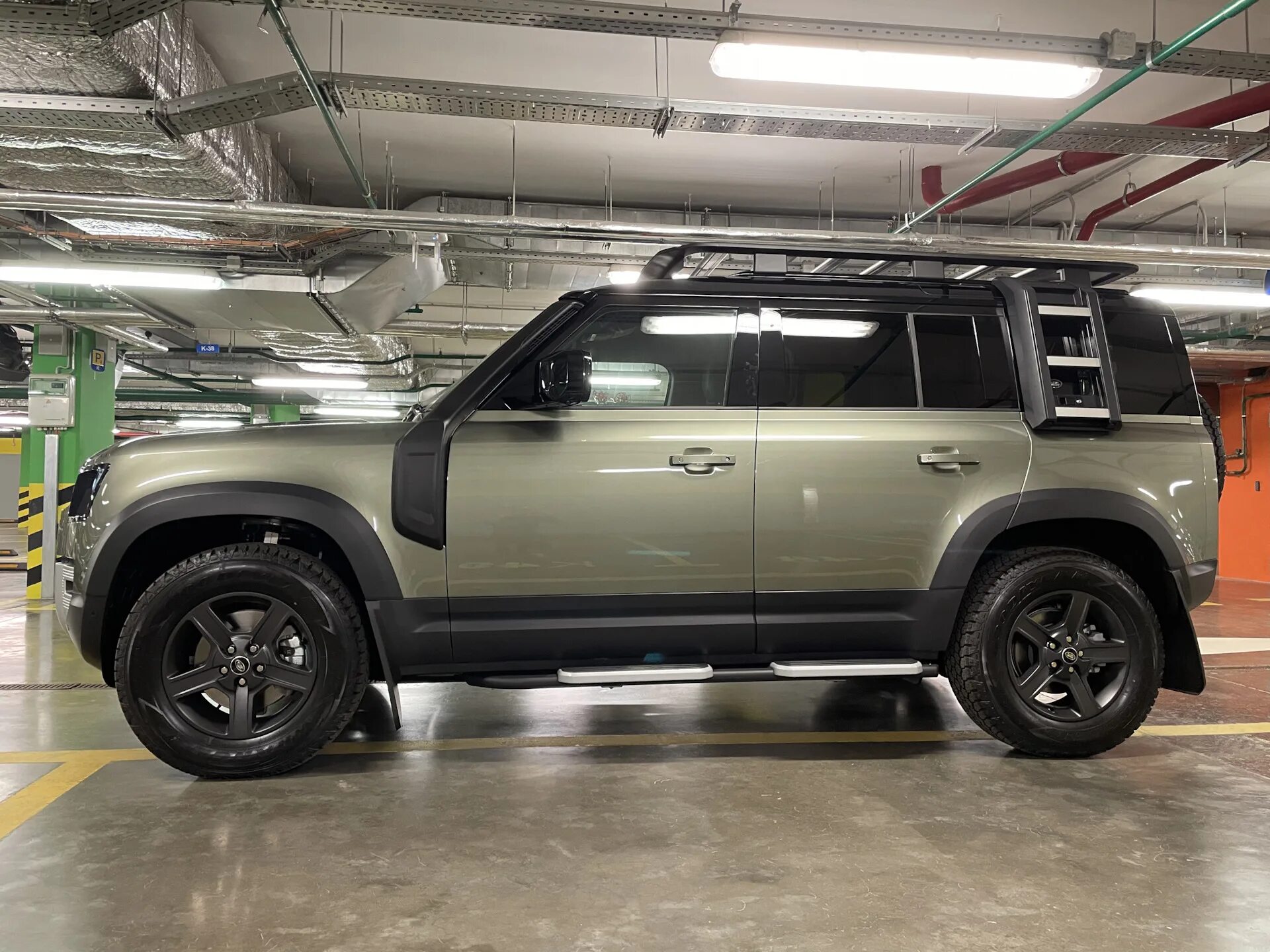 Defender производитель. Defender l663. Land Rover Defender l663 Factory Production line. Хавал Дефендер. Haval Land Rover.