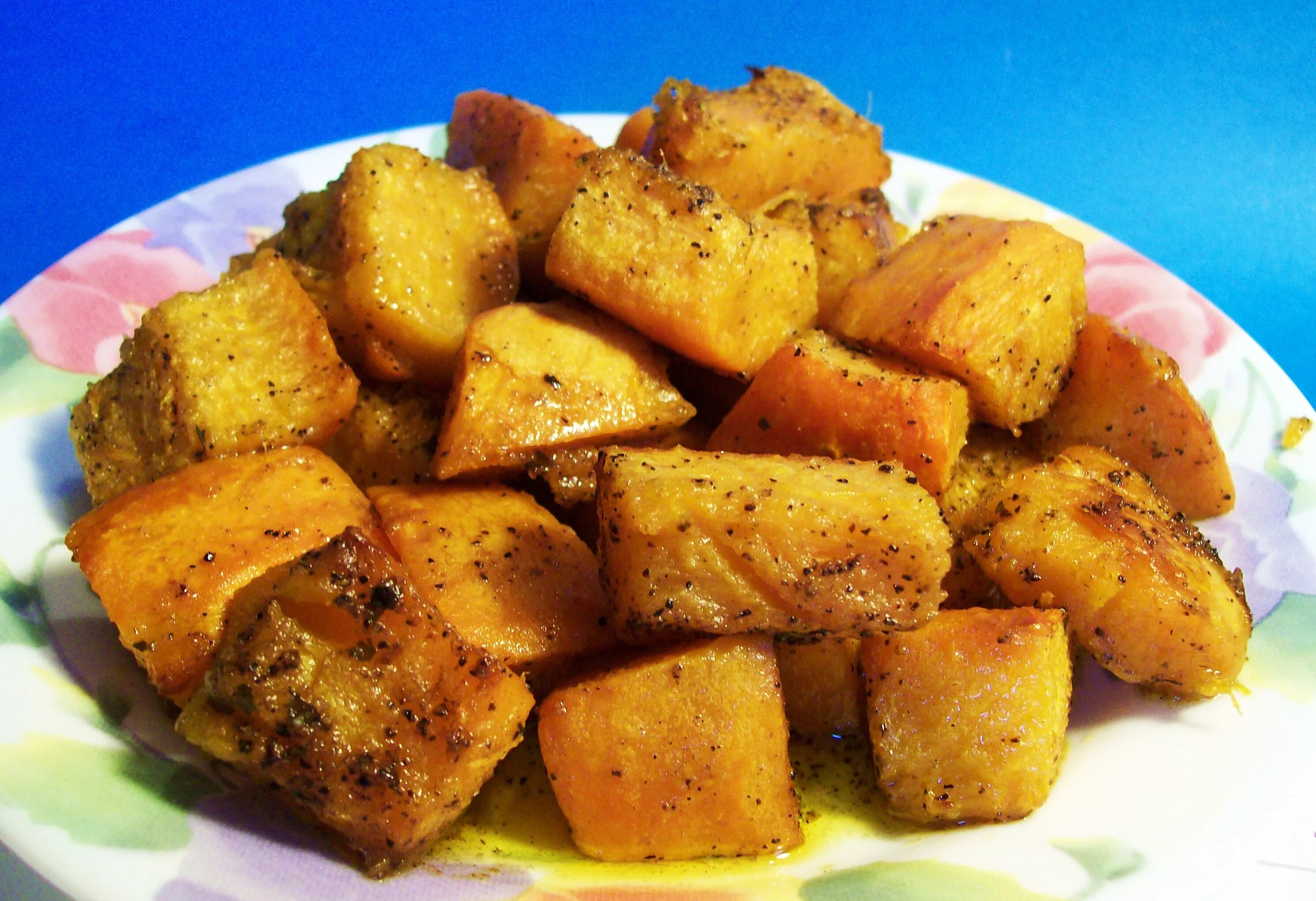 Карри с нутом и курицей. Тыква на сковородке. Жареная тыква на сковороде. Блюда из тыквы рецепты на сковороде вкусные. Аппетитная приготовленная тыква.