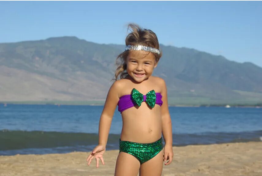 самые красивые дети в купальниках. купальник для девочки. детская пляжная мода. купальник для девочки. маленькие девчули в купальниках.