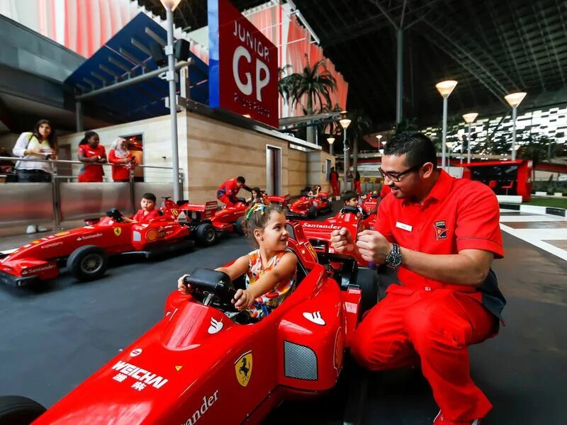 Порт авентура феррари парк. Ferrari world отзывы. Ferrari world отзывы. Феррари парк горка дубай. Ferrari world abu dhabi аттракционы.