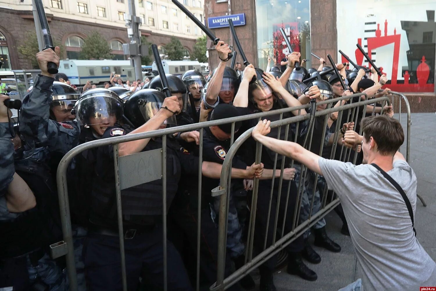 Проблем митинг. Митинг. Россия насилие силовиков митинги.