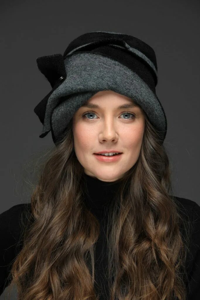 головные уборы жанны комовой. головные уборы жанны комовой. комова головные уборы. комова жанна головные уборы коллекция. шапки с булавками жанна комова.