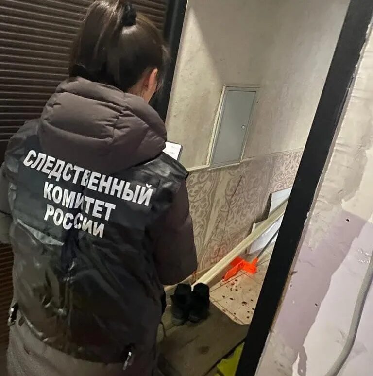 Нападение на сотрудников мвд. Нападение на сотрудника полиции. Сотрудник полиции. Нападения на сотрудника полиции с ножом. Дежурная часть полиции.