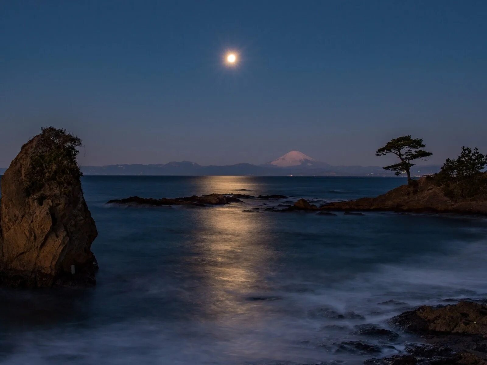 Берег ночью. Night by the sea 78. Пляж ночью. Night by the sea 78. Луна над морем.