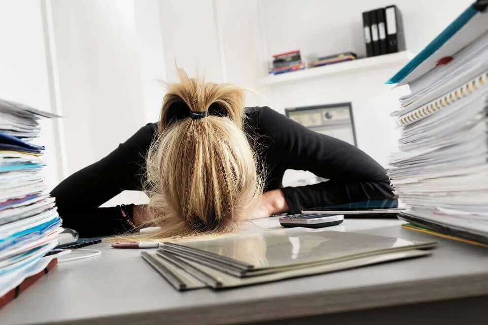 Эмоциональное выгорание ъ. Выгоревший человек. Эмоциональноетвыгорание. Синдром эмоционального выгорания. Психоэмоциональное выгорание.