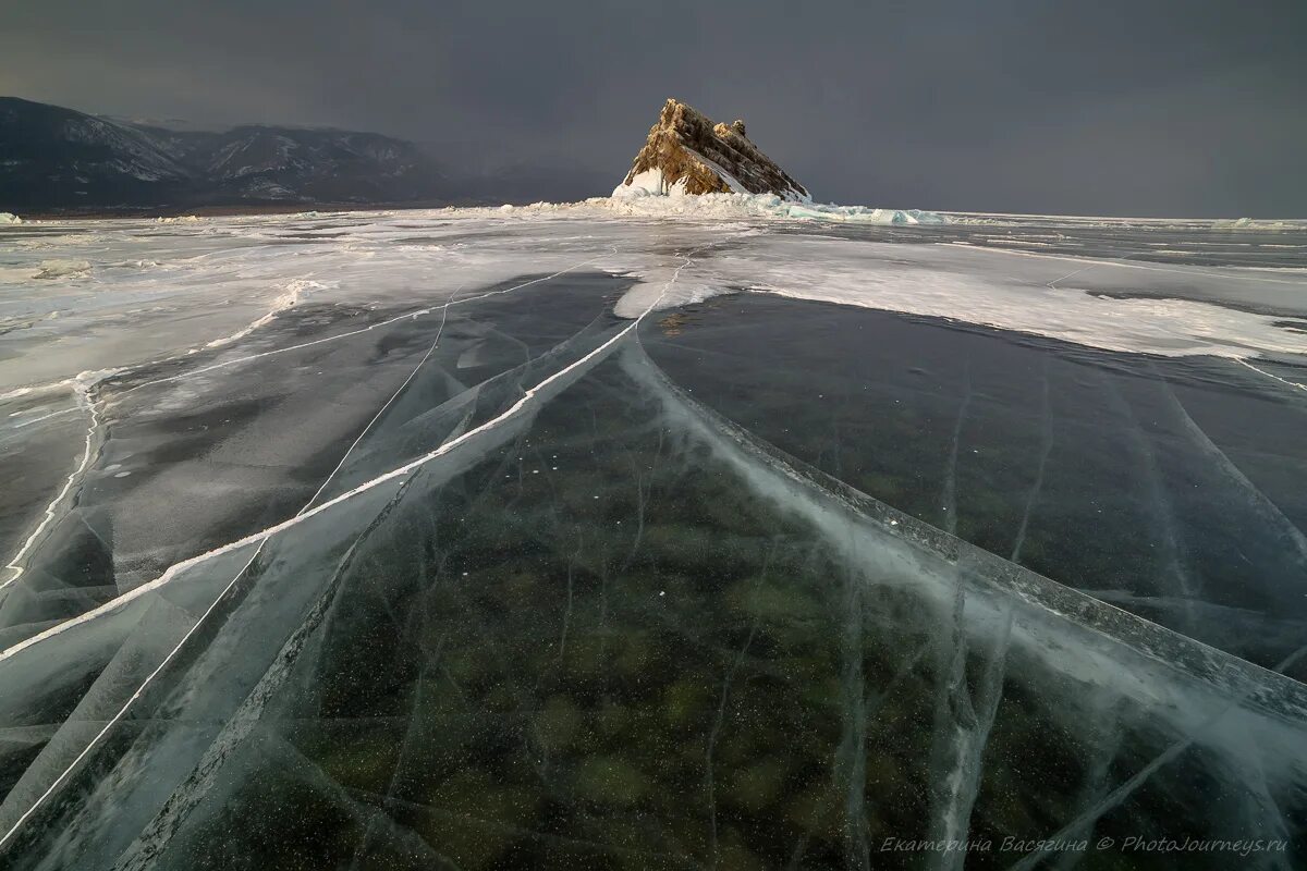 фотосессия на байкале зимой. озеро байкал лед. исландия ледник ватнайёкюдль. зимние глубины. озеро байкал лед.