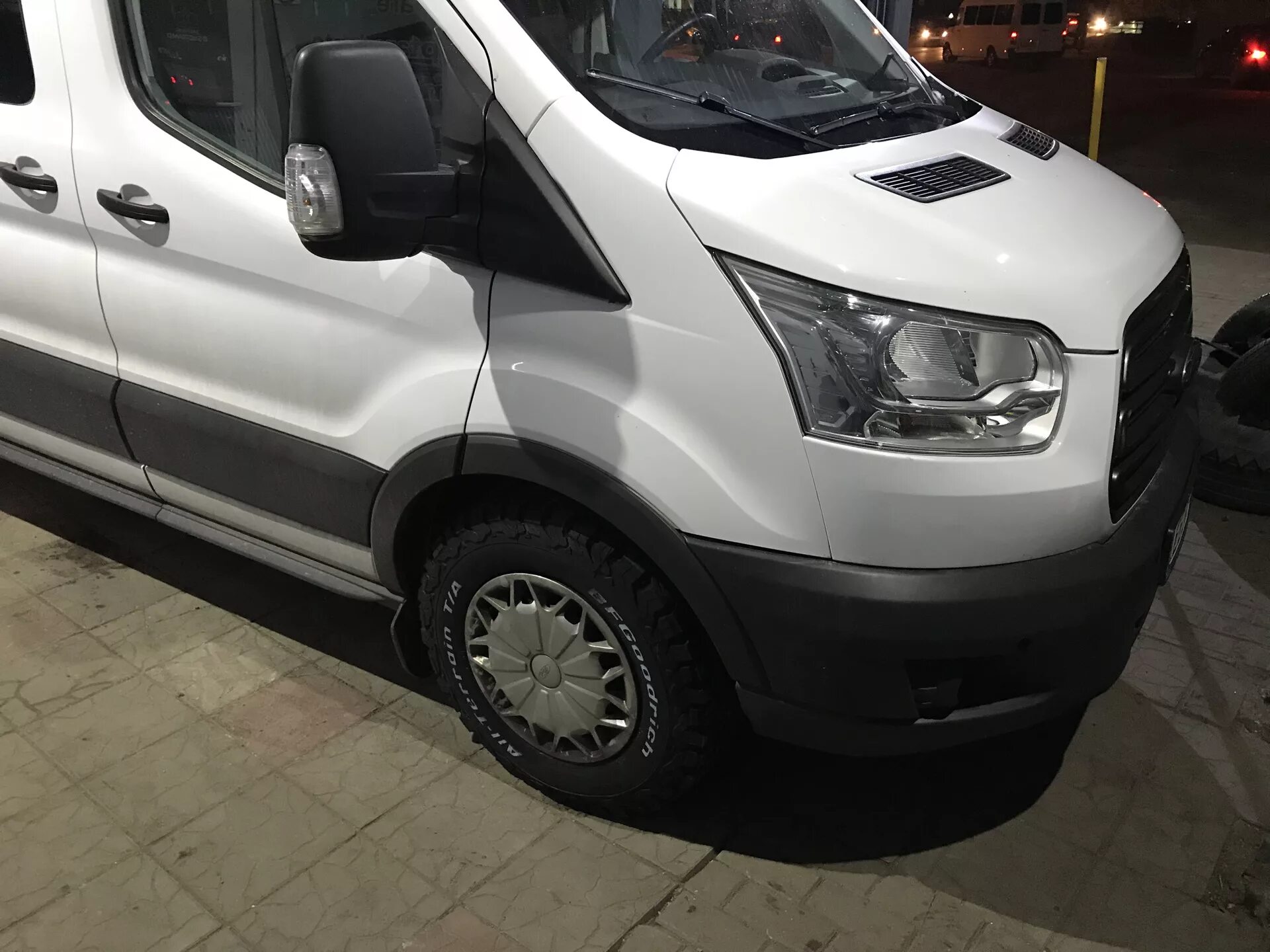 Ford Transit 2016 2.2. Ford Transit 2020. Ford Transit 2014 на литье. Размер шин Ford Transit.