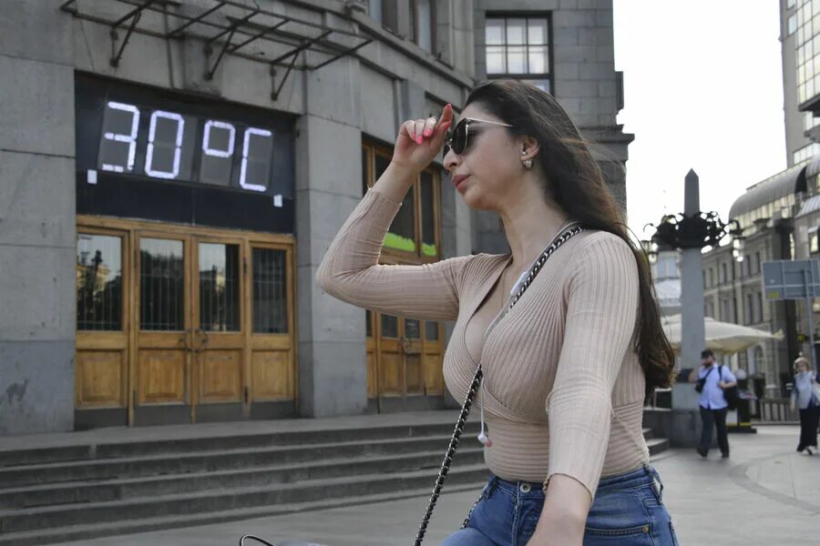 Когда закончится жара в краснодарском крае 2025. Жара 2025 москва. жара в москве 2025. аномальная жара в москве 2025. аномальная жара в москве 2025.