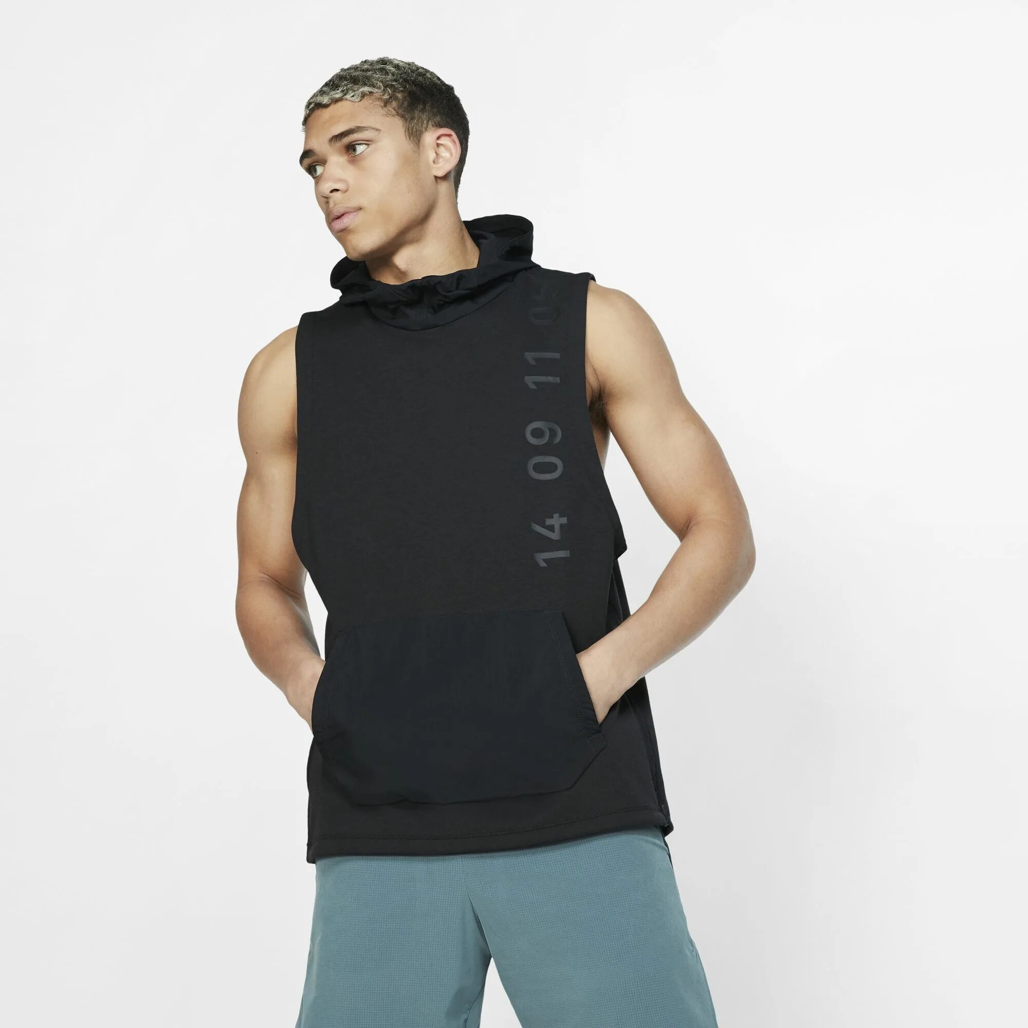 Толстовка с жилеткой. Nike Therma Sleeveless Hoodie. Nike Training Therma Fit жилет. Жилет Nike Therma-Fit Tech Pack. Жилетка Nike Tech Pack Therma Fit.