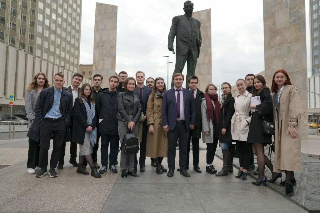 гимназия евгения примакова. областная гимназия примакова. здание имэмо ран. центр примакова самара. логотип примакова.