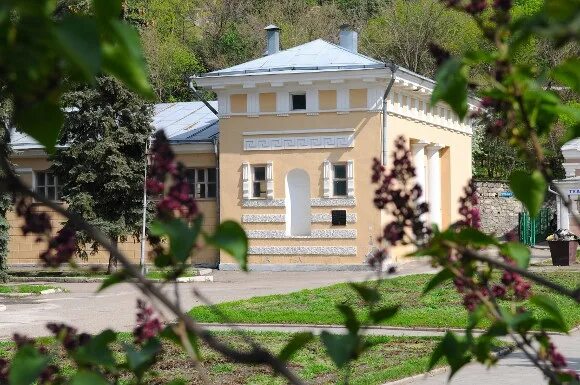Николаевские ванны пятигорск. Лермонтовские ванны. Ермоловские ванны пятигорск. Николаевск е ванны пятигорск. Николаевские лермонтовские ванны пятигорск 1828 год.