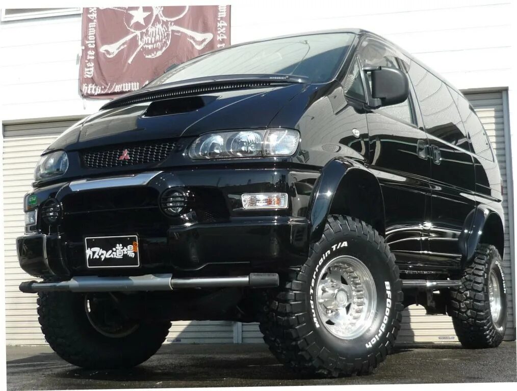 Mmc delica. Mitsubishi Delica 4x4 2000. Митсубиси Делика 4х4. Mitsubishi Delica l400 off Road. Митсубиси Делика Делика.