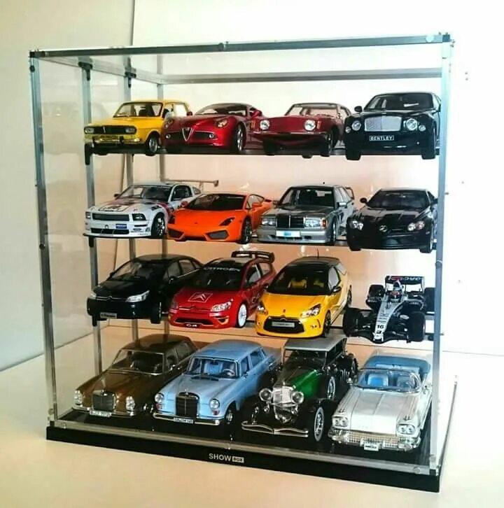 Модели collection. Die Cast collection машинки. Коллекция машинок. Коллекция моделей автомобилей. Витрина для моделей автомобилей.