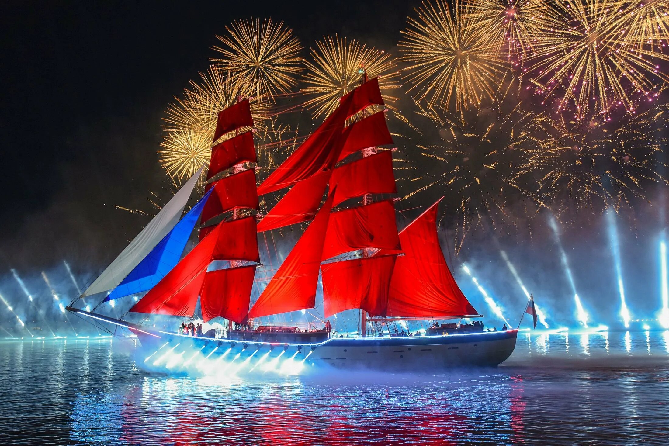 Алые паруса (праздник выпускников). Алые паруса 2022 в санкт-петербурге. Алые паруса в питере 2022. Алые паруса в 2023 году в санкт-петербурге. Белые ночи алые паруса 2022.