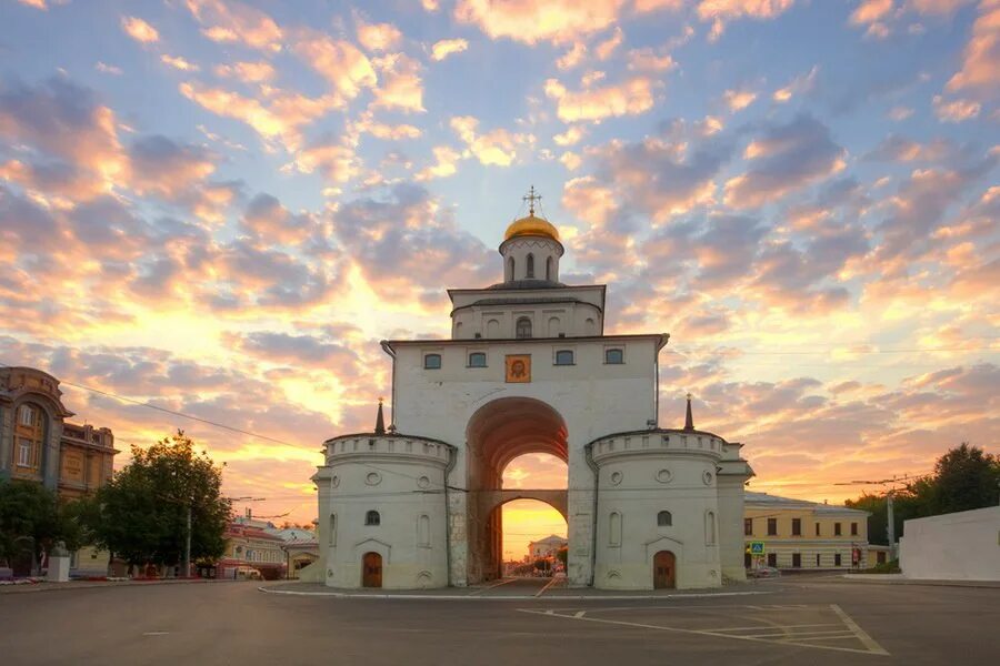 Памятник золотые ворота в каком городе. Владимиро Суздаль золотые ворота. Золотые ворота Андрея Боголюбского. Памятники Владимиро Суздальской земли золотые ворота.