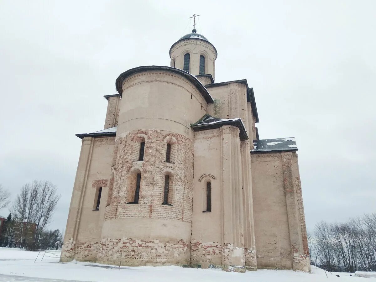 Смоленское княжество в 12 13. Смоленск 12 века. Церкви Смоленска 12 века. Три церкви Смоленска 12-13 век. Смоленская княжество памятники культуры.