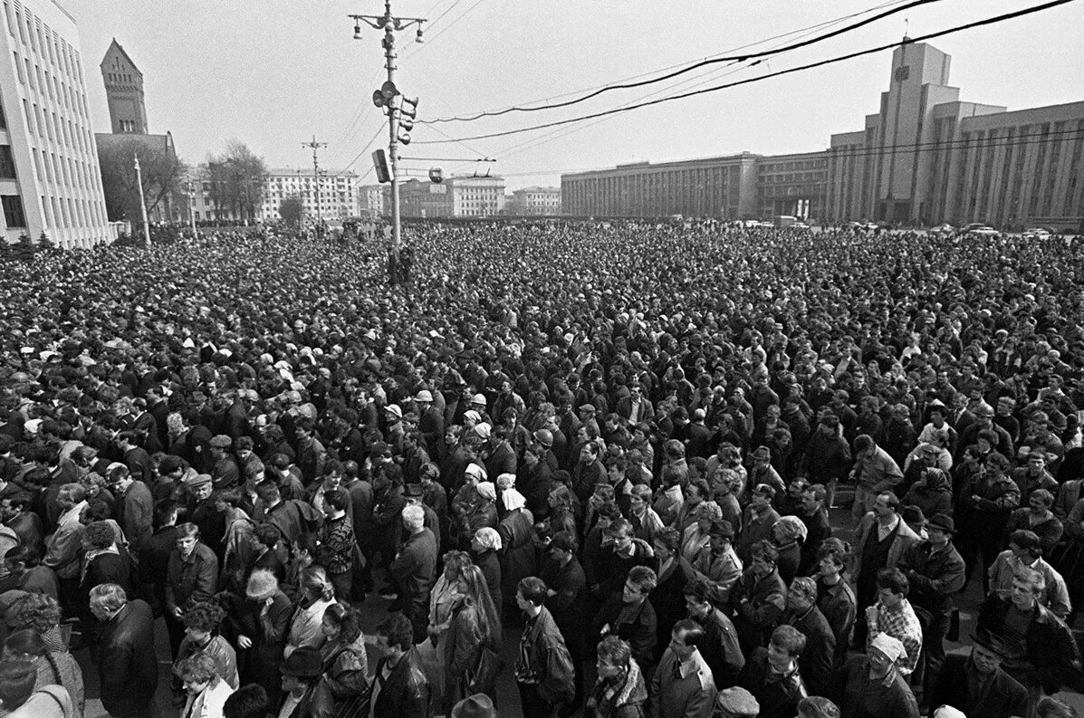 Политической жизни беларуси. Митинг 1991 Минск. Митинги в Беларуси 1996. Забастовка Беларусь 1991. Митинг Беларусь 90-е.