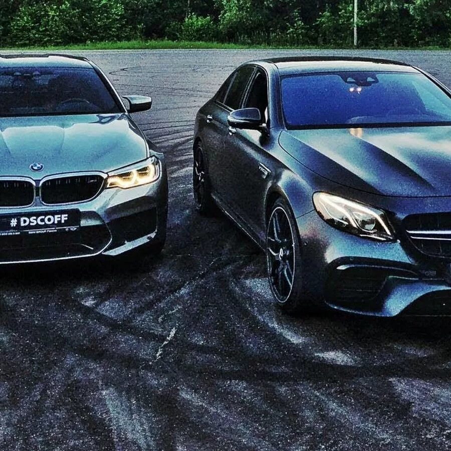 Mercedes vs bmw брат. Bmw m3 vs mercedes c 360. Бмв и мерс бмв и мерс. Бмв амг 2022. Мерседес c bmw 3 братья.