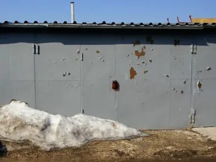 Подростки нашли дыру в своем гараже