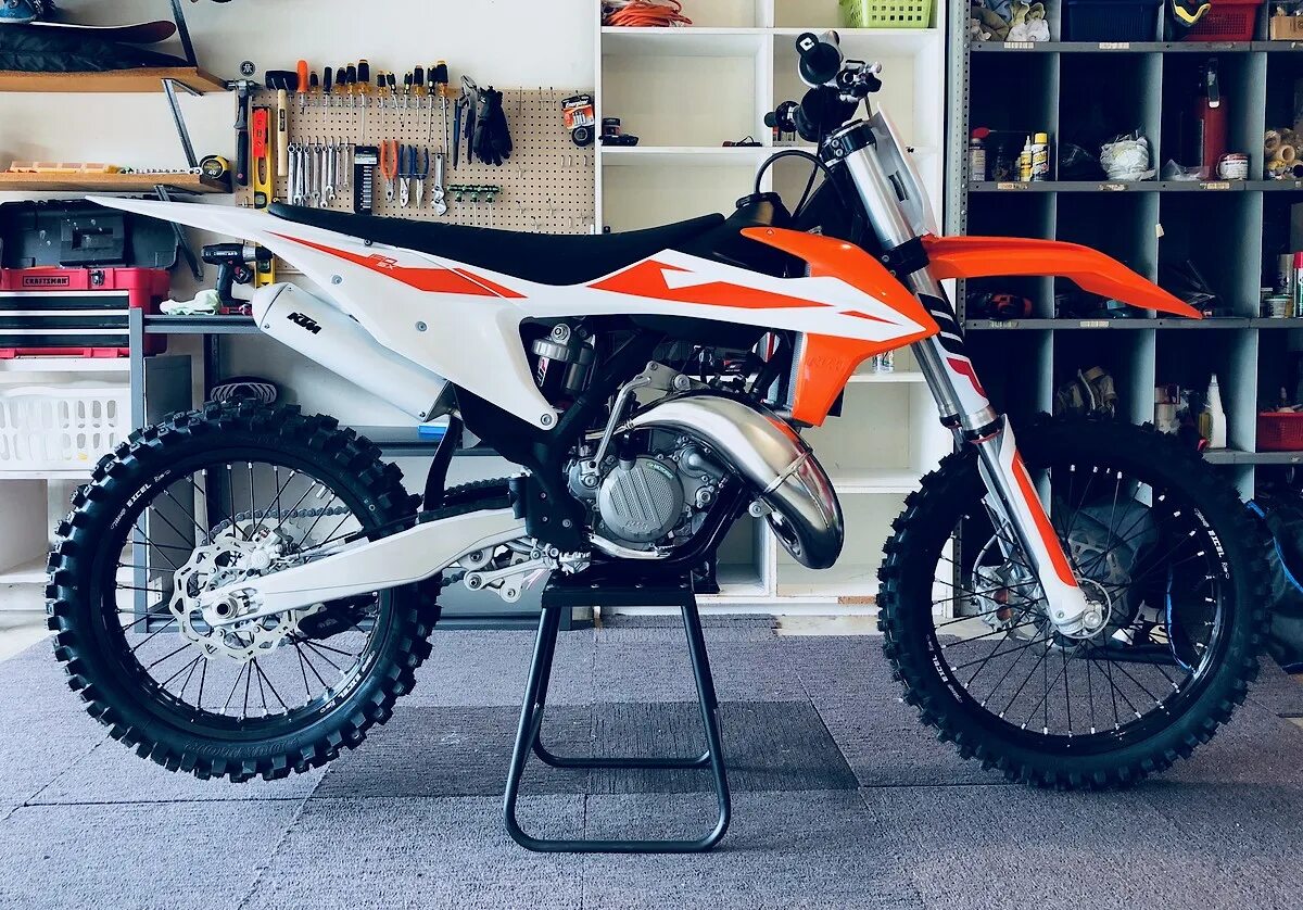 Мотоциклы gr купить. KTM SX 150. KTM 150 2t. КТМ 125 SX. КТМ 300 SX.