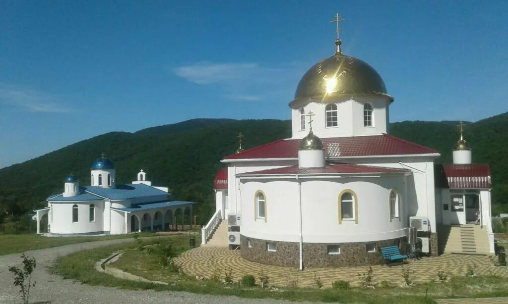 Храм береговое. Храм село Береговое. Береговое Церковь. Церковь в Береговом Крым. Береговой Церковь .ру.