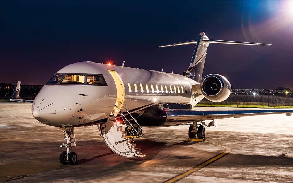 Global express. Bombardier global express. bombardier global 5000. бомбардье xrs глобал экспресс самолет. bombardier global express фото.