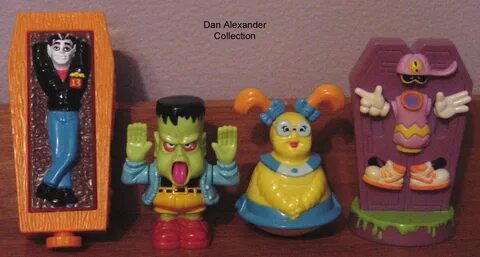 Toys Action Figures Vintage 1991 Set of 4 Gravedale High Toys Dolls.