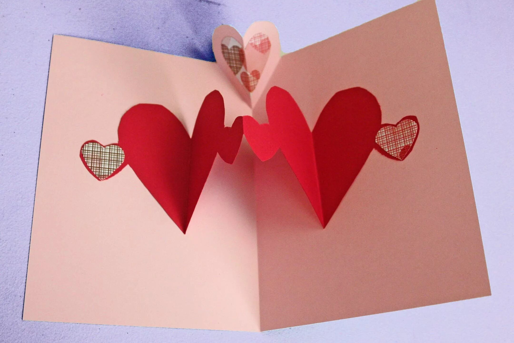 Как сделать св. Необычные валентинки. Объемная открытка сердечко. Идеи для валентинок. Валентинка с объемным сердцем.