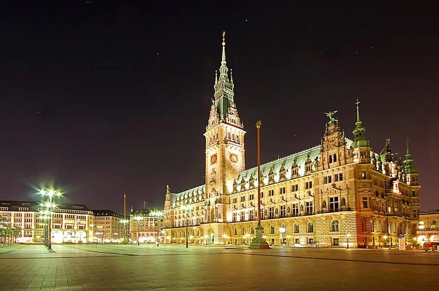 ратушная площадь гамбург. Rotes rathaus в берлине. ратуша гамбурга. центральная ратуша. ратуша 1886 гамбург.