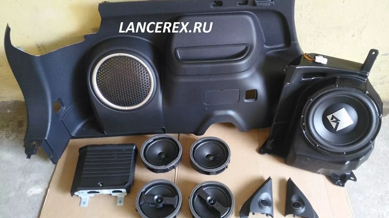 Mitsubishi rockford. Rockford Fosgate Outlander. Сабвуфер Rockford Fosgate Outlander XL. Rockford сабвуфер Mitsubishi Outlander XL. Рокфорд Аутлендер 3.