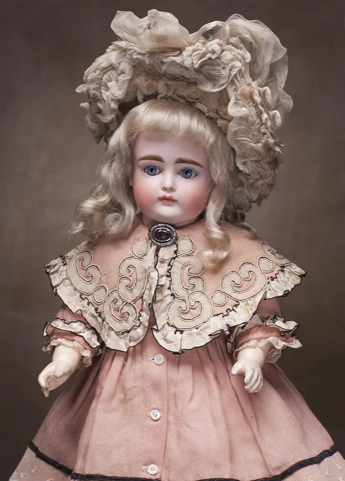 Купить куклу старую. Кестнер куклы Антикварные. Kestner 15. Клеймо на антикварной кукле Кестнер. Антикварная кукла Гринер.