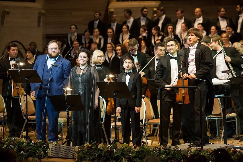 оркестр театра новая опера 2022 год. юлия банькова фортепиано. оркестр театра новая опера. музыка новая опера. концерт солистов оперы театра.