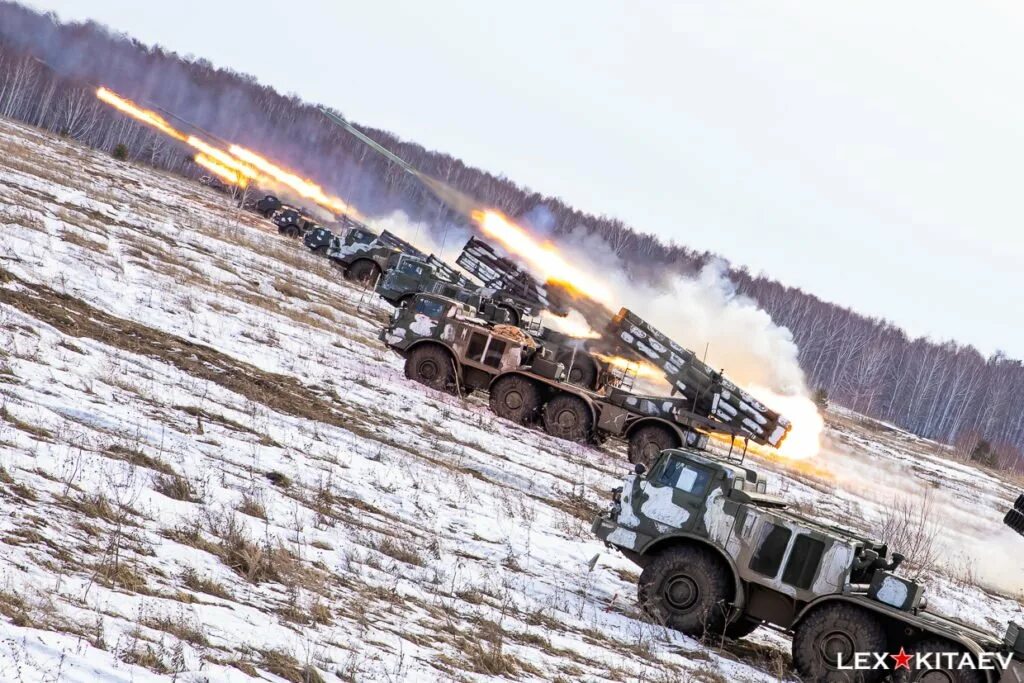 Системы залпового огня рсзо ураган. Рсзо бм-27. Бм ураган 9п140. Рсзо 9к57 «ураган». Рсзо 9к57 «ураган» ракета.