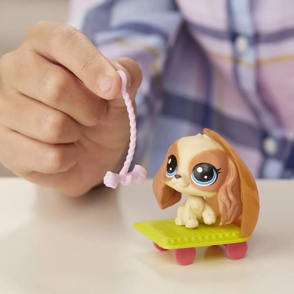 Купить игрушку pet. Hasbro Littlest Pet shop. Игровой набор Hasbro e0393 Pet shop хобби петов. LPS игровой набор "хобби петов". Littlest Pet shop 3011.