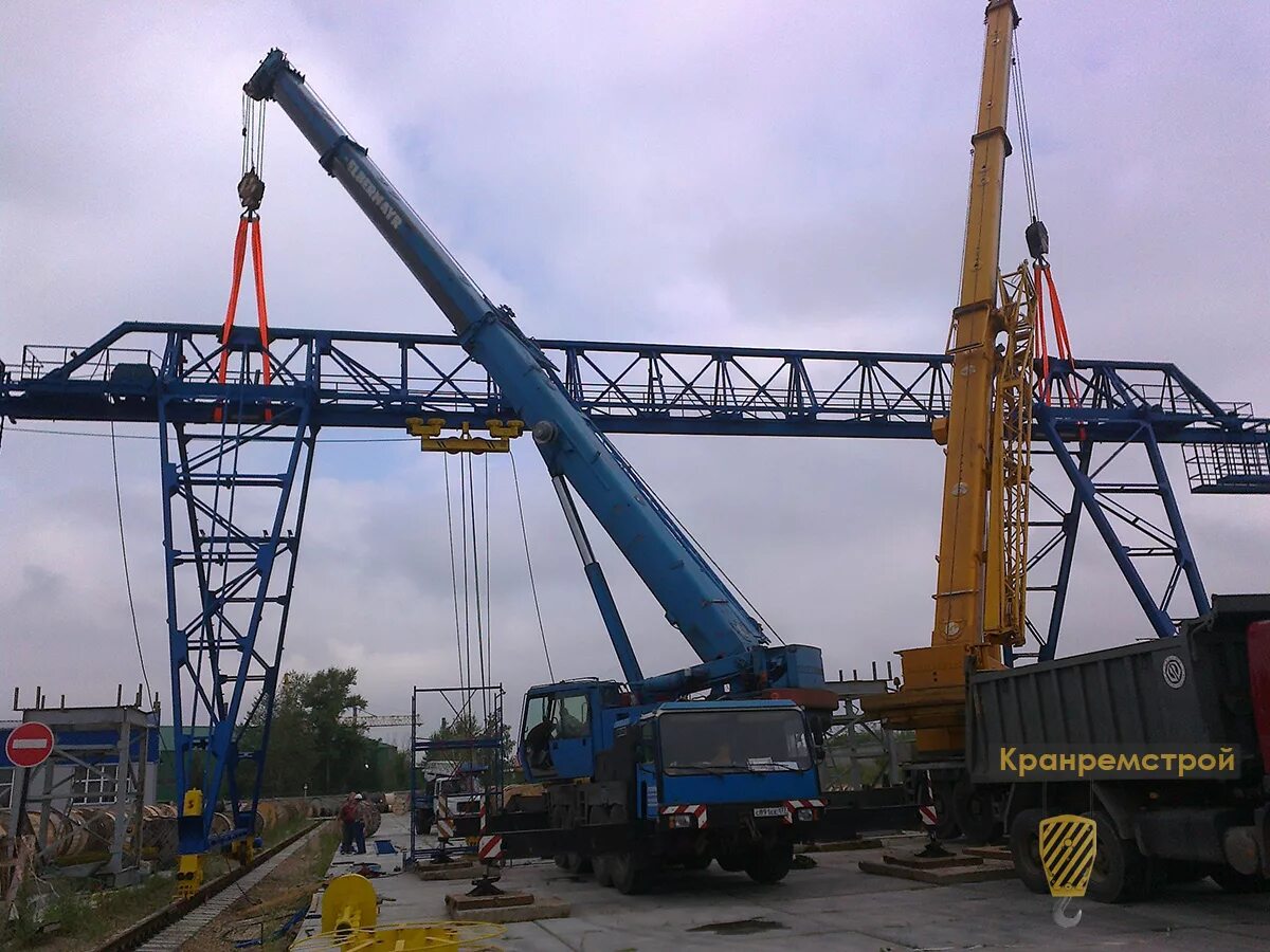 Кран установки опор. Кран козловой контейнерный мккс-42км. кран козловой контейнерный мккс-42км балткран. контейнерный кран мккс_42км. козловой кран мккс 42 км.