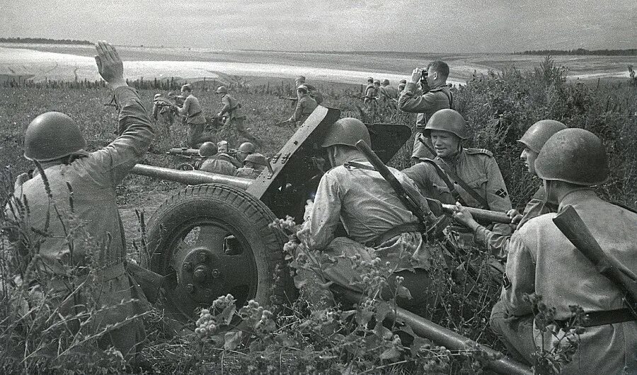 1943 год курская битва. Курская дуга реконструкция боя. Курская битва 23. Курская битва курская дуга. Курская дуга бои.